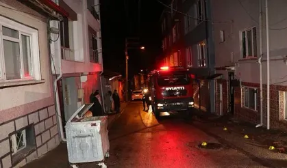 Arkadaşının çocuğunu falçatayla yaraladı!