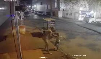 Eşini öldürüp kızını yaraladı