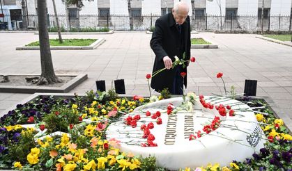 Devlet Bahçeli, Muhsin Yazıcıoğlu'nun kabrini ziyaret etti