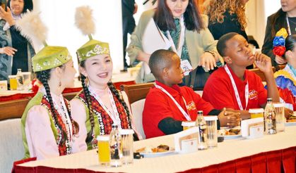 Meclis’te 23 Nisan Coşkusu: Dünya çocukları aynı çatı altında