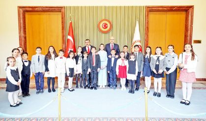 Meclis’te “23 Nisan Coşkusu” zirveye ulaştı