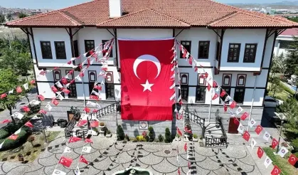 Sincan’da milli maç coşkusu: İlçe ay-yıldızlı bayraklarla donatıldı