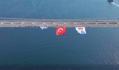 1915 Çanakkale Köprüsü'ne Türk bayrağı asıldı