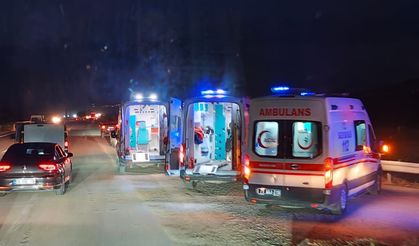 Kırıkkale-Çorum Yolunda Trafik Kazası: Araç Otluk Alana Devrildi, Yaralılar Var!