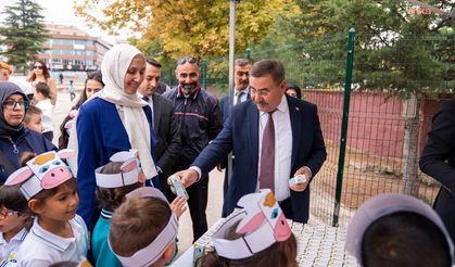 Gölbaşı’nda Öğrencilere 23 Bin 4 Adet Süt Dağıtıldı
