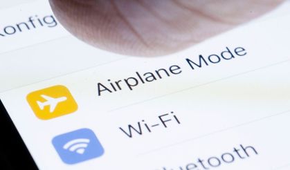 Neden uçaklarda telefonları uçak moduna alıyoruz?
