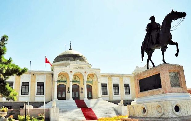 Bir Ulusun Hafızası Taşa Kazındı: “Etnografya Müzesi”