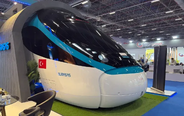 Türkiye’nin Ürettiği İlk Elektrikli Hızlı Tren Raylara İniyor: Tarih Verildi