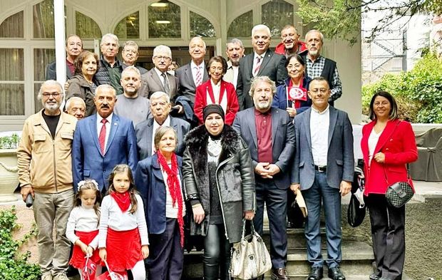 Ankara Darendeliler Derneği’nden Özden Toker’e anlamlı ziyaret