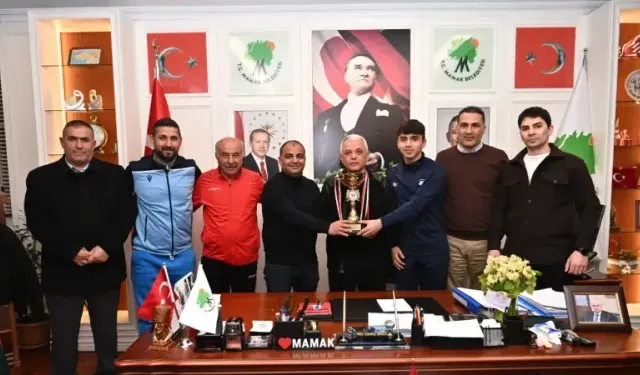 Mamak Spor Kulübü’nden şampiyonluk takdimi