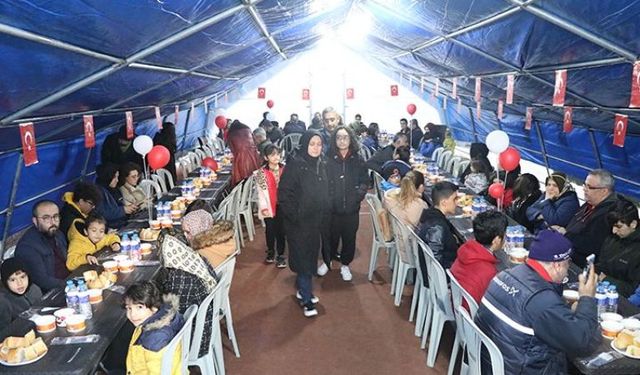 Çankaya Belediyesi üç ayrı noktada iftar çadırı kurdu!