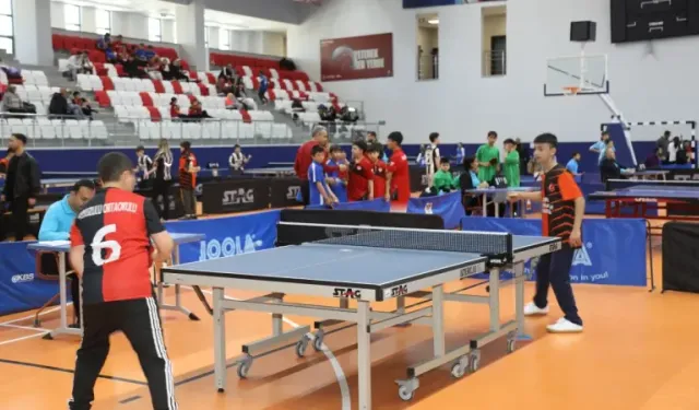 Çubuk'ta okullar arası masa tensisi turnuvası