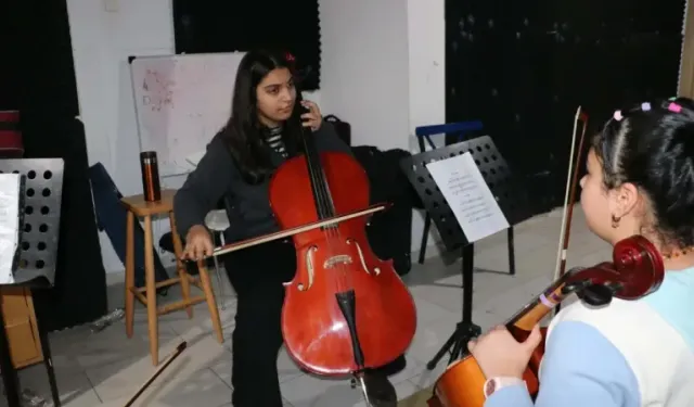 Liseli Zelal'in hayatı çello ile değişti