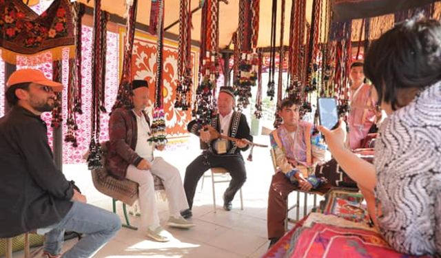 BİN YILLIK EZGİLERİN BULUŞMASI