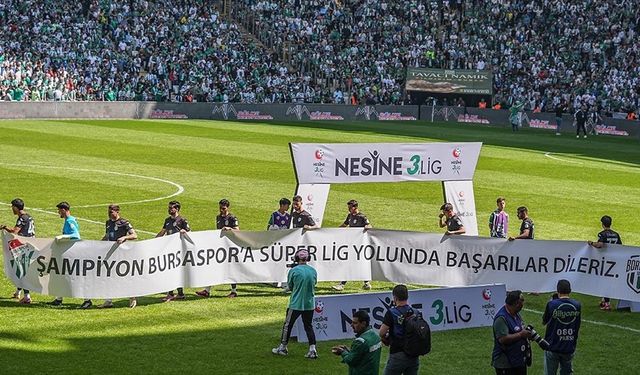 Bursaspor, Şampiyonluk Kupasını Kaldırdı