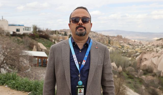 Turistlere dut ikram ederek İngilizceyi öğrendi!