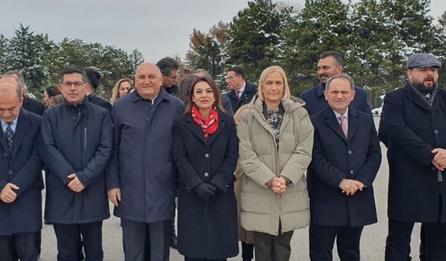 CHP PM Toplantısı öncesi Ata'nın huzurunda