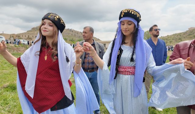 Ezidiler "Kırmızı Çarşamba Bayramı"nı kutladı