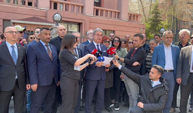 Zafer Partisi’nden Adalet Bakanlığı önünde Ümit Özdağ’a destek eylemi!