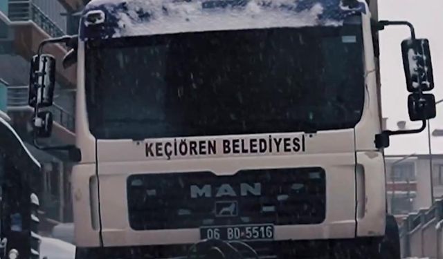 Keçiören'de karla mücadele devam ediyor