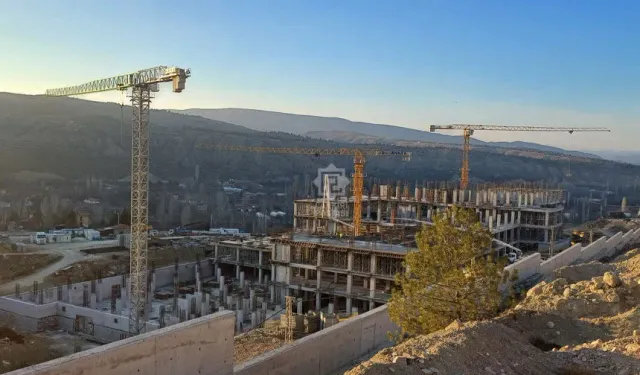 Vinçten düşen işçi hayatını kaybetti