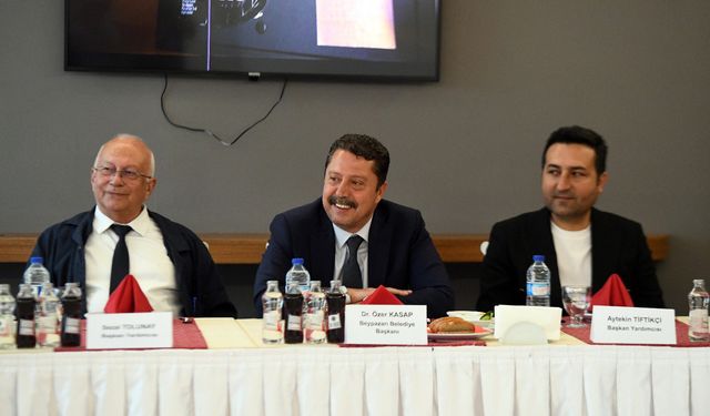 Başkan Kasap iş insanlarıyla bir araya geldi