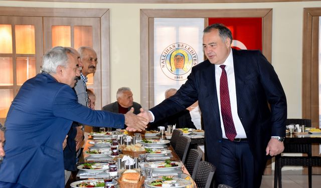Başkan Güngör Emekli Öğretmenlerle bir araya geldi