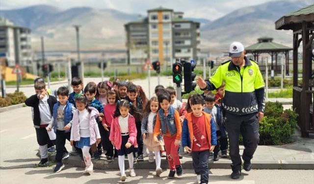 406 öğrenciye trafik eğitimi verildi
