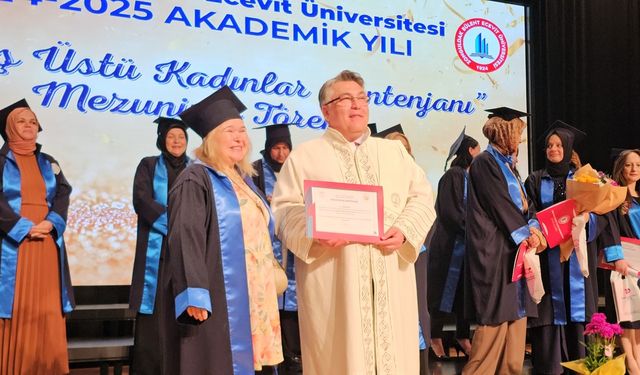 34 Yaş Üstü Kadınlar YÖK’ün Desteğiyle Diplomalarına Kavuştu