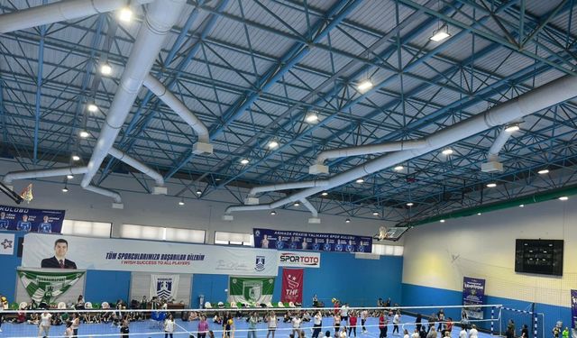 Anneler çocuklarıyla futbol oynadı