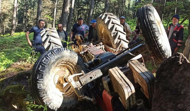 Devrilen traktörün sürücüsü hayatını kaybetti