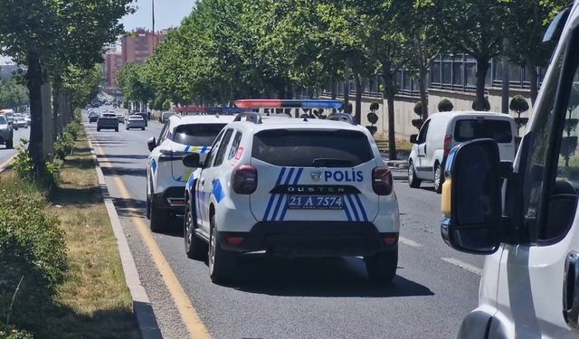 Diyarbakır'da araçlar birbirine girdi; 6 yaralı