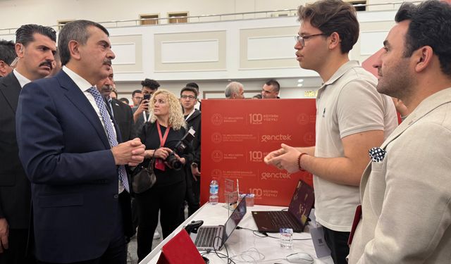 "Dünya'da eğitim artık dönüştü"