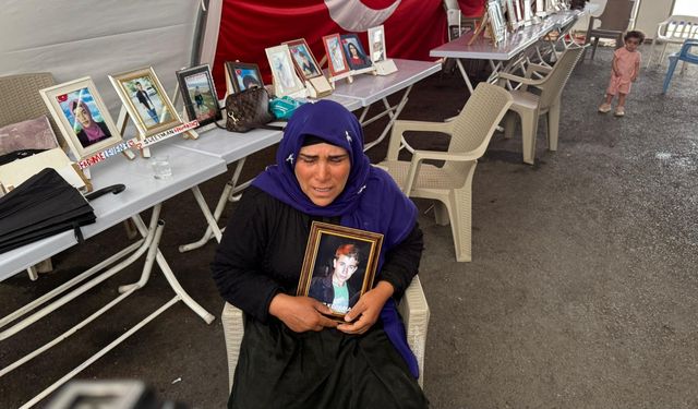 HDP önünde evlat nöbeti devam ediyor!