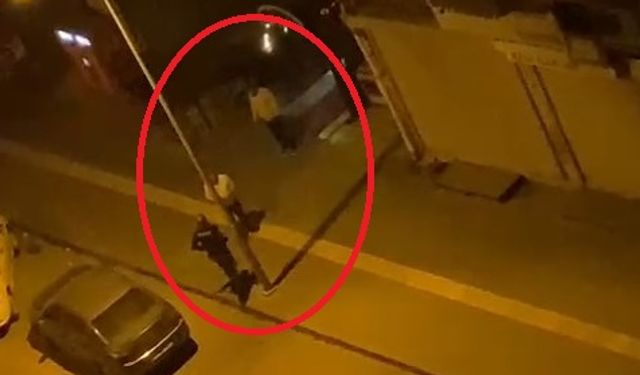 İki kişinin yaralandığı silahlı kavga kamerada