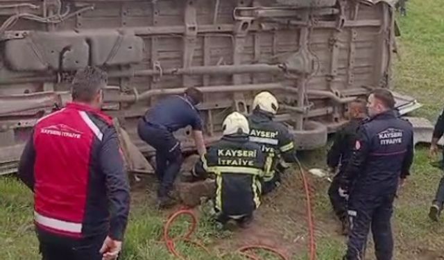 Kayseri'de feci kaza; 16 yaralı
