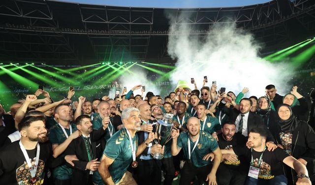 Kocaelispor'da kutlama