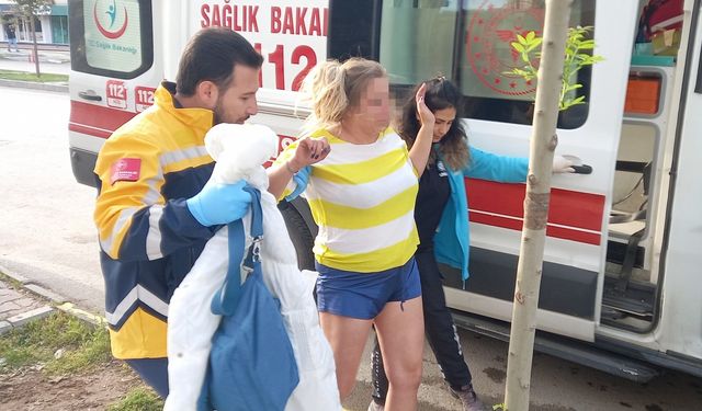 Otomobilden kadın atıldı!