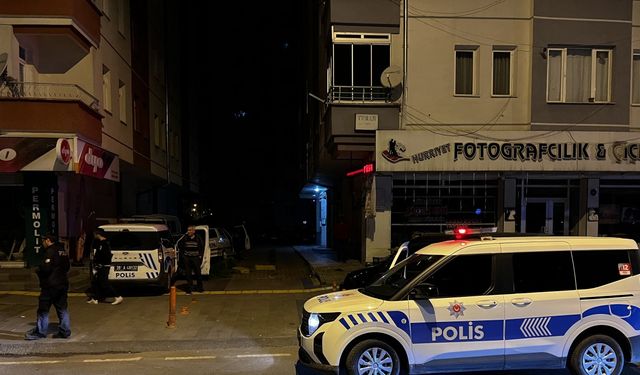 Polisten Kaçan Genç Kaldırıma Çarparak Yakalandı