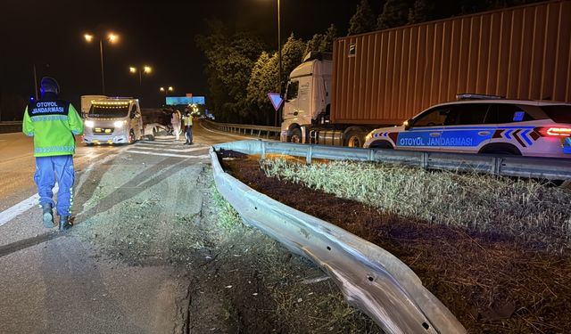 TEM Otoyolu’nda minibüs kazası: 1 yaralı