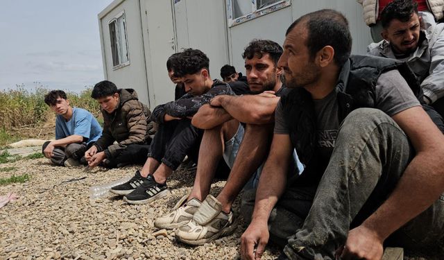Yunanistan kaçak göçmenleri Türkiye'ye gönderdi