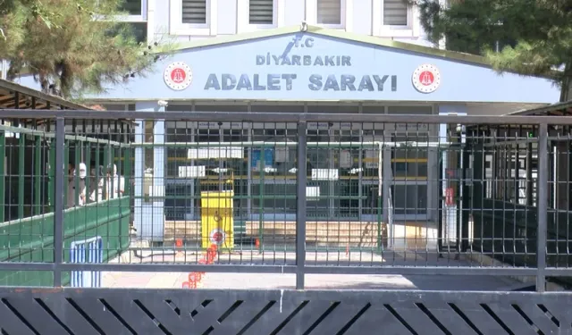 Karşı tarafın avukatını vurdu