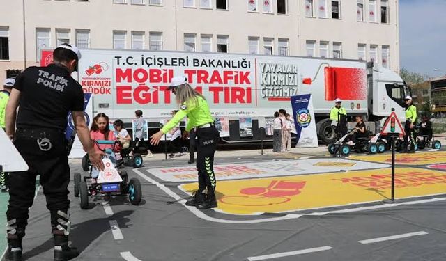 Trafik haftası’nda binlerce öğrenciye uygulamalı eğitim verildi