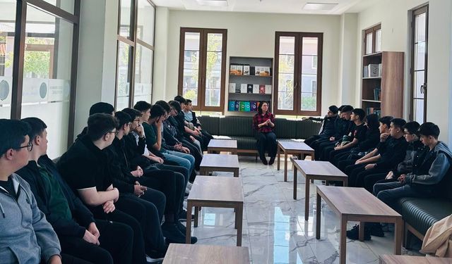Kızılcahamam’da Gençlere “Teknoloji Bağımlılığı” Semineri