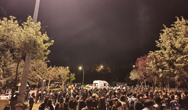 Hacettepe'de Gece Nöbeti: “Faşizme Karşı Omuz Omuza”