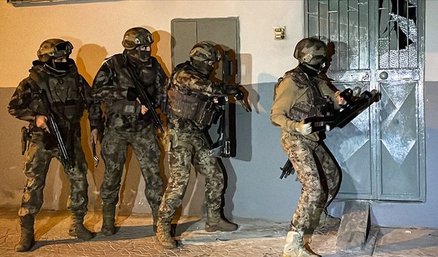 İstanbul'da 16 kişi tutuklandı
