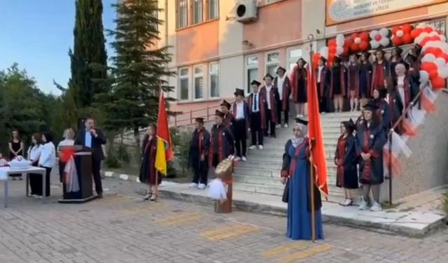 Başkan Güngör lise mezuniyet törenine katıldı
