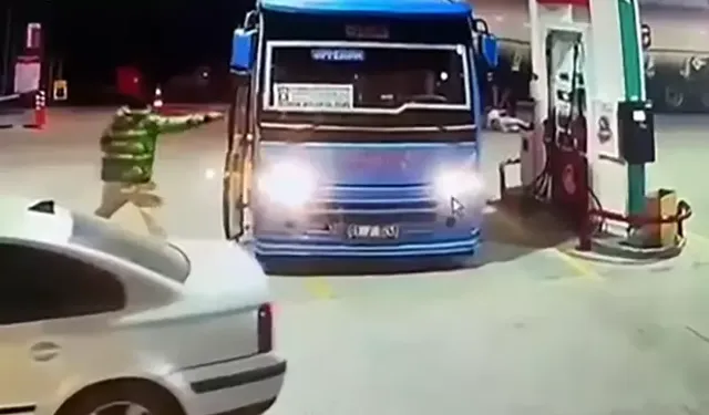 Adana'da Dolmuş Şoförlerinden Halk Otobüslerine Silahlı ve Taşlı Saldırı