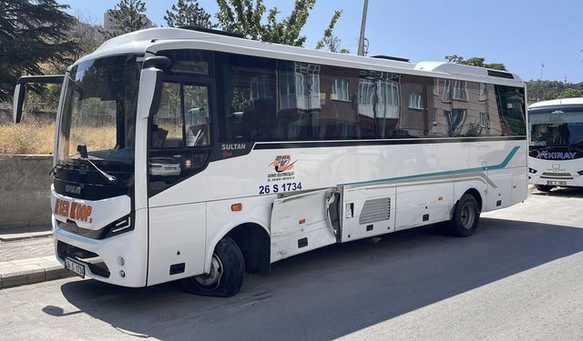 Eskişehir'de 3 araca birden çarptı!