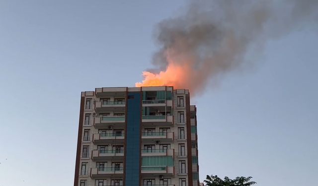 Diyarbakır'da Yangın Paniği: 1’i Bebek 38 Kişi Sepetli Vinçle Kurtarıldı